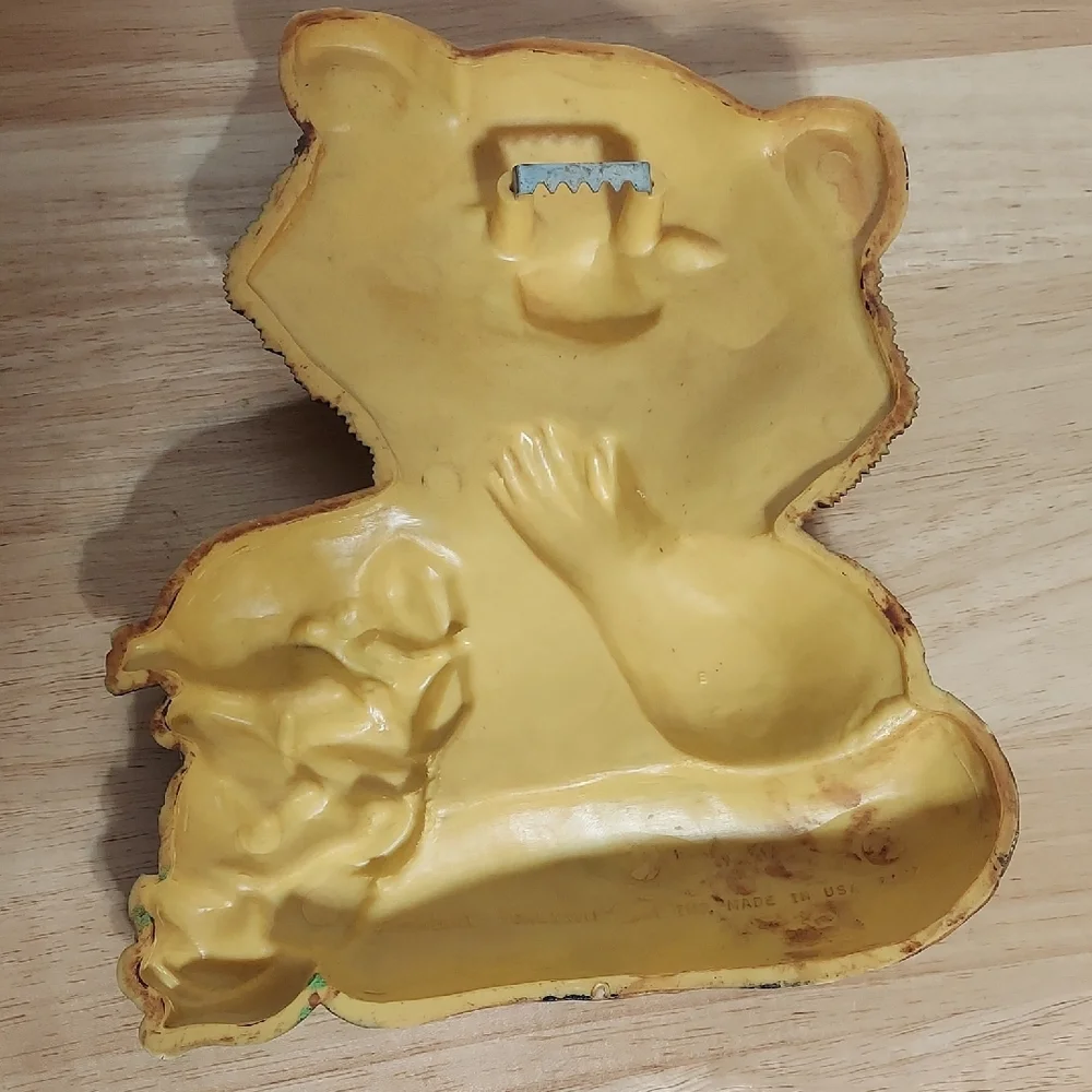 Vintage 1977 Homco Raccoon Wall Plaque Figurine Cute Retro Woodland Animal Decor